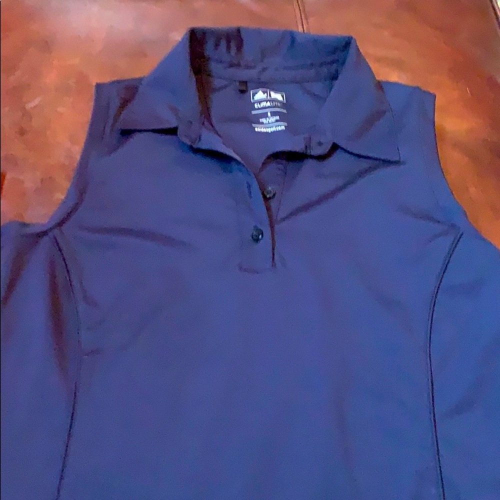 Women’s Adidas small golf shirt in great condition